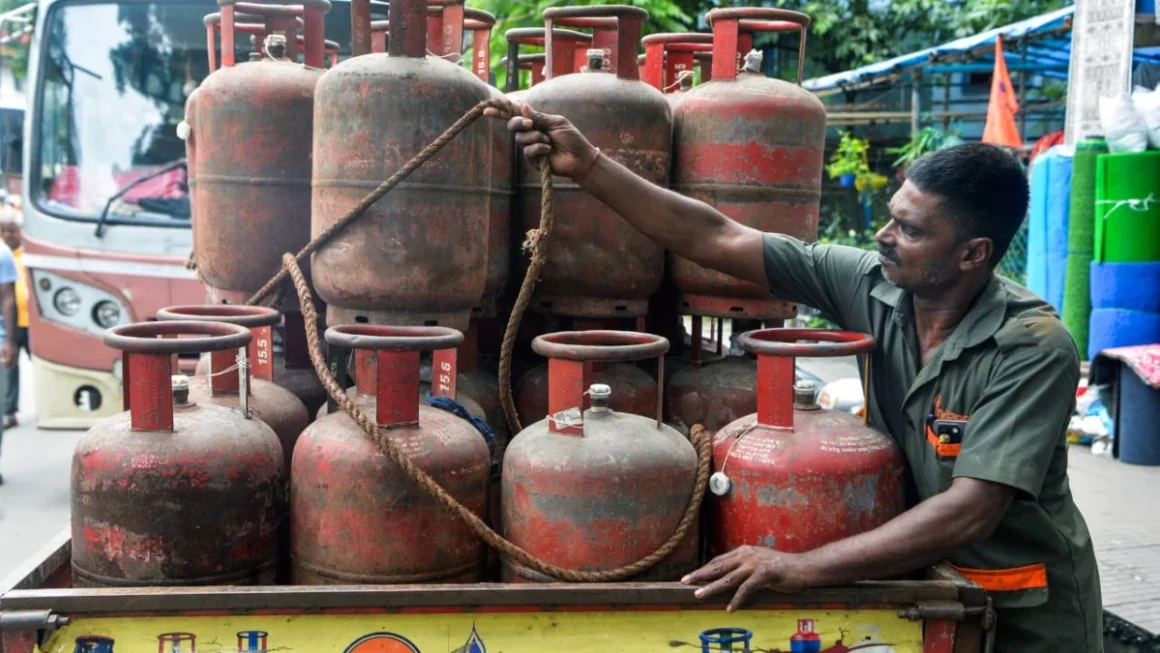 Mandatory Aadhaar Authentication for LPG Refills: A New Era of Subsidy Transparency