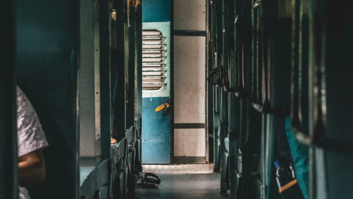 Indian Railways Expands Lower Berth Quota Accessibility for Pregnant Women: A Milestone in Passenger Welfare