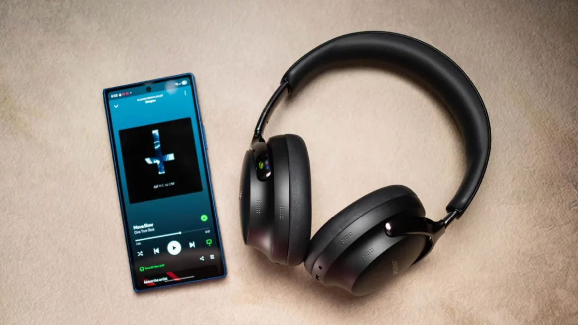 Samsung Prepares to Challenge Apple and Sony with Rumored "Galaxy Studio" Over-Ear Headphones