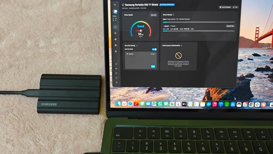 The 1,000 MB/s Bottleneck: How a Hidden BIOS Setting Was Choking My USB4 Drive