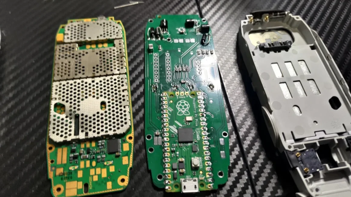 The Ultimate Retro Mod: How a Raspberry Pi Pico Transformed a Classic Nokia 3310 Into a Modern Gaming Powerhouse