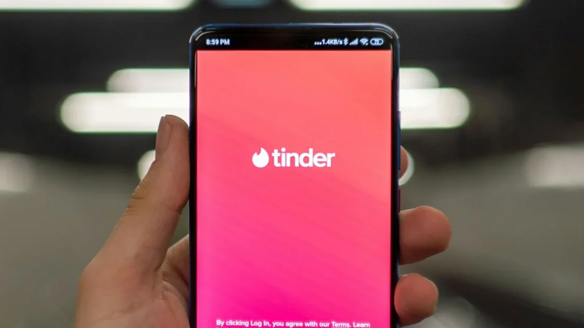 Tinder Redefines Modern Romance with ‘Group Hangouts’: Bringing Friends Into the Dating App Experience